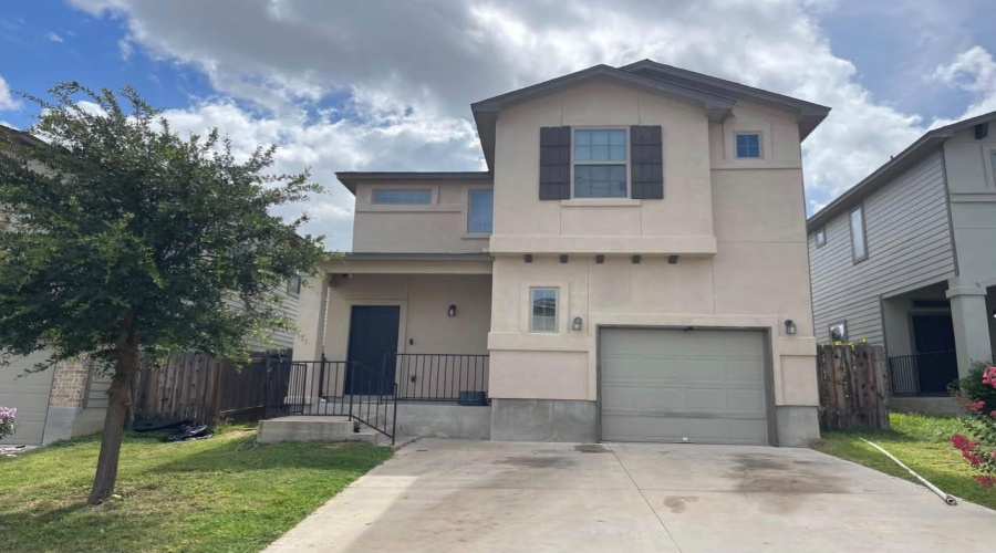 9987 Inmaculada Ln, Laredo, Texas 78045, 3 Bedrooms Bedrooms, 4 Rooms Rooms,2 BathroomsBathrooms,Residential,For Rent,9987 Inmaculada Ln,20264564