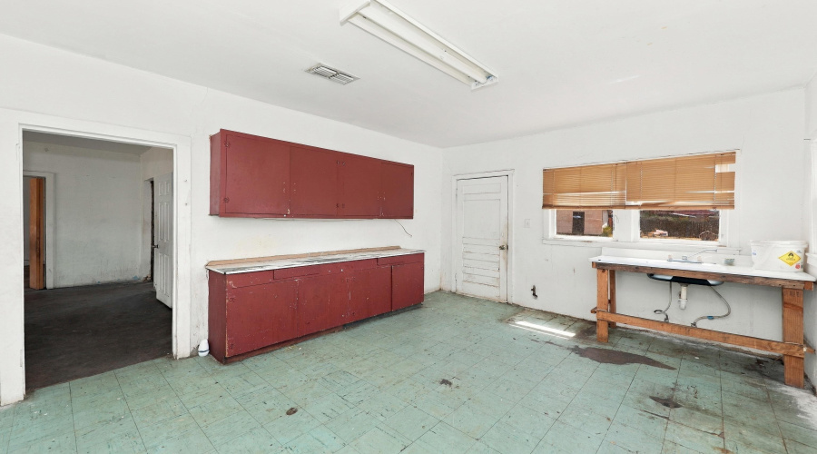 2501 Corpus Christi St, Laredo, Texas 78043, 2 Bedrooms Bedrooms, 4 Rooms Rooms,1 BathroomBathrooms,Residential,For Sale,2501 Corpus Christi St,20264566