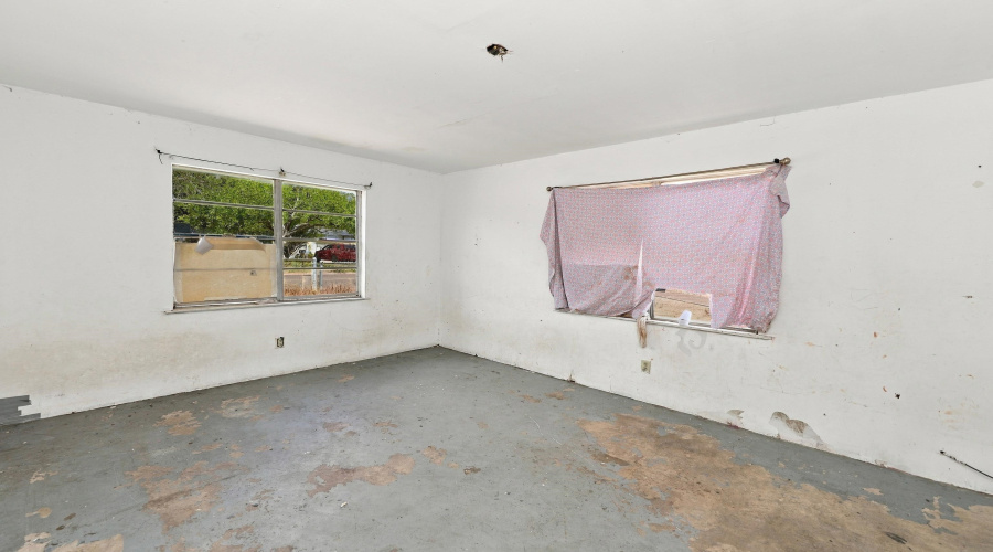 2501 Corpus Christi St, Laredo, Texas 78043, 2 Bedrooms Bedrooms, 4 Rooms Rooms,1 BathroomBathrooms,Residential,For Sale,2501 Corpus Christi St,20264566