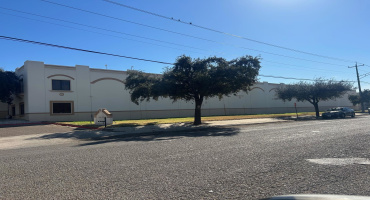502 Nafta Blvd, Laredo, Texas 78045, 1 Bedroom Bedrooms, 21 Rooms Rooms,2 BathroomsBathrooms,Commercial/industrial,For Rent,502 Nafta Blvd,20264568