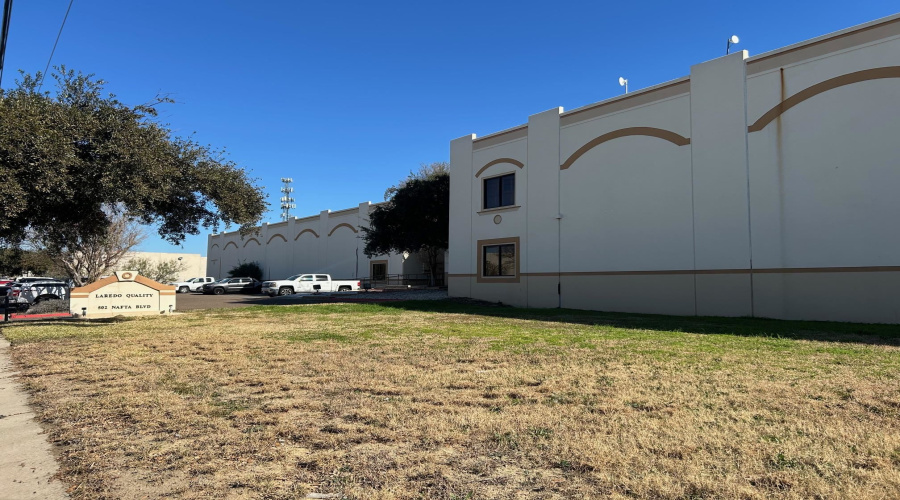 502 Nafta Blvd, Laredo, Texas 78045, 1 Bedroom Bedrooms, 21 Rooms Rooms,2 BathroomsBathrooms,Commercial/industrial,For Rent,502 Nafta Blvd,20264568