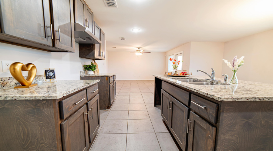 5520 Texana, Laredo, Texas 78046, 4 Bedrooms Bedrooms, 6 Rooms Rooms,2 BathroomsBathrooms,Residential,For Rent,5520 Texana,20264569