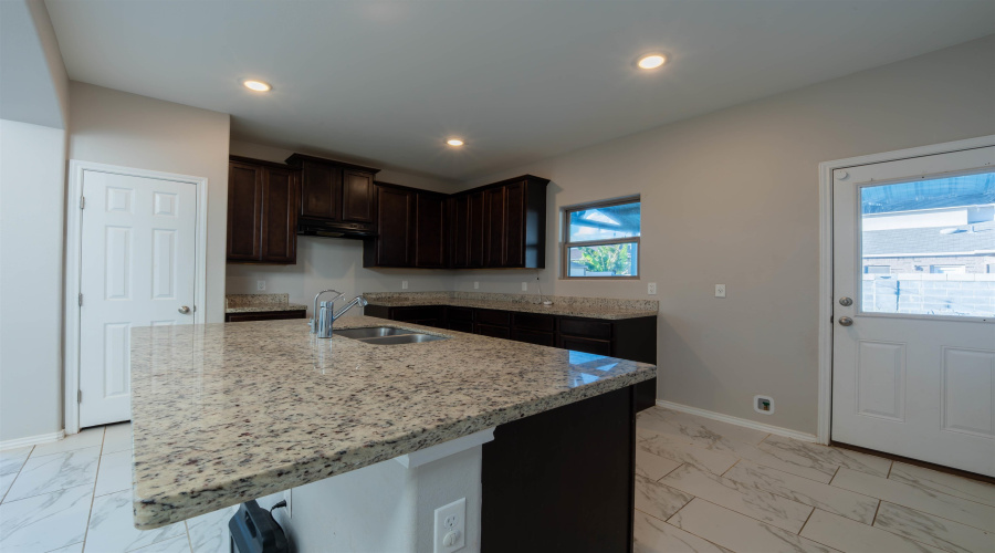 5522 Stallion Ln., Laredo, Texas 78046, 4 Bedrooms Bedrooms, 7 Rooms Rooms,2 BathroomsBathrooms,Residential,For Sale,5522 Stallion Ln.,20264570