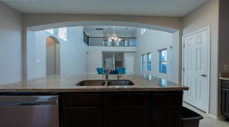 5522 Stallion Ln., Laredo, Texas 78046, 4 Bedrooms Bedrooms, 7 Rooms Rooms,2 BathroomsBathrooms,Residential,For Sale,5522 Stallion Ln.,20264570