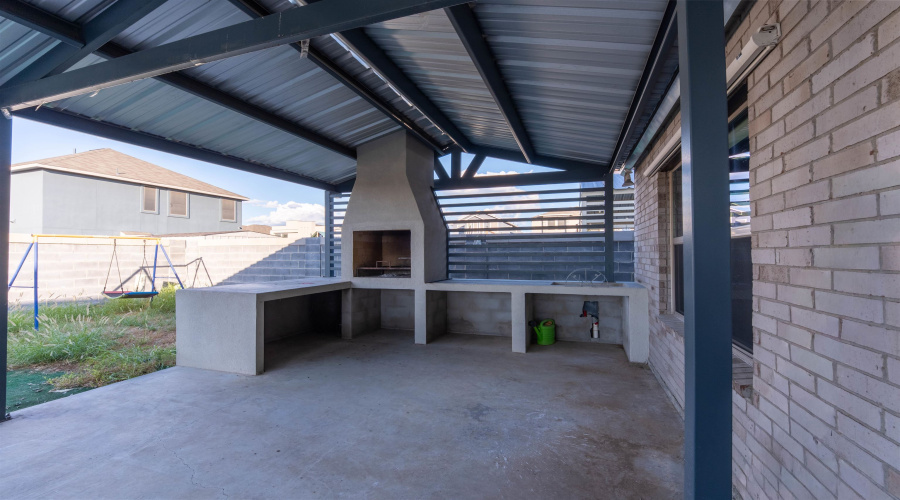5522 Stallion Ln., Laredo, Texas 78046, 4 Bedrooms Bedrooms, 7 Rooms Rooms,2 BathroomsBathrooms,Residential,For Sale,5522 Stallion Ln.,20264570