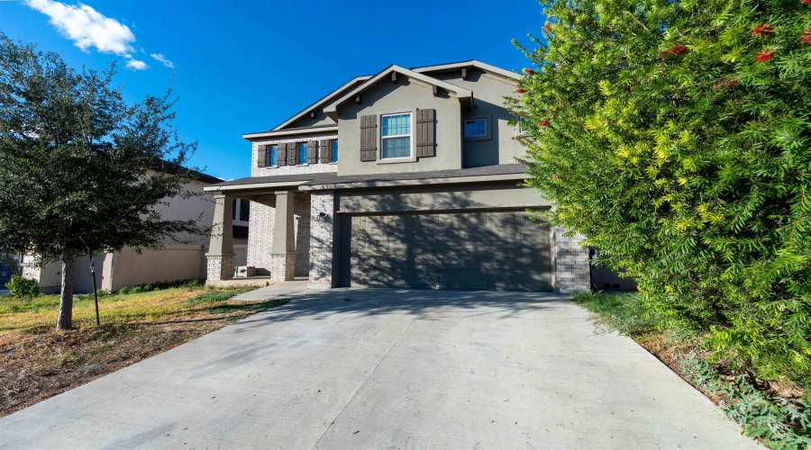 5522 Stallion Ln., Laredo, Texas 78046, 4 Bedrooms Bedrooms, 7 Rooms Rooms,2 BathroomsBathrooms,Residential,For Sale,5522 Stallion Ln.,20264570