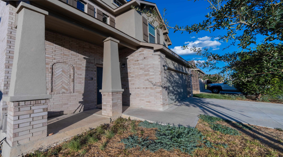 5522 Stallion Ln., Laredo, Texas 78046, 4 Bedrooms Bedrooms, 7 Rooms Rooms,2 BathroomsBathrooms,Residential,For Sale,5522 Stallion Ln.,20264570