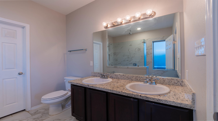 5522 Stallion Ln., Laredo, Texas 78046, 4 Bedrooms Bedrooms, 7 Rooms Rooms,2 BathroomsBathrooms,Residential,For Sale,5522 Stallion Ln.,20264570