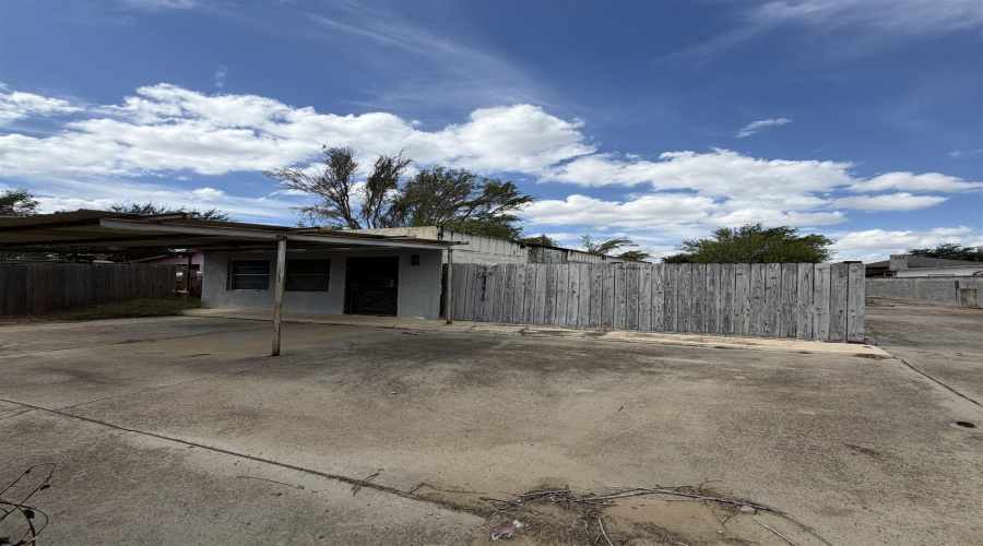 3310 East Fiesta Lp, Laredo, Texas 78043, 1 Bedroom Bedrooms, 2 Rooms Rooms,1 BathroomBathrooms,Residential,For Sale,3310 East Fiesta Lp,20264572