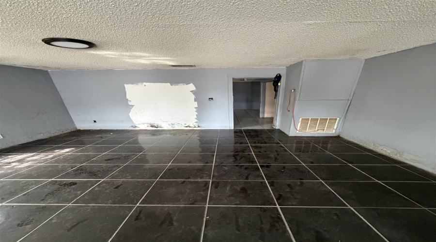 3310 East Fiesta Lp, Laredo, Texas 78043, 1 Bedroom Bedrooms, 2 Rooms Rooms,1 BathroomBathrooms,Residential,For Sale,3310 East Fiesta Lp,20264572