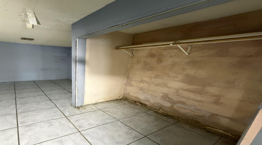3310 East Fiesta Lp, Laredo, Texas 78043, 1 Bedroom Bedrooms, 2 Rooms Rooms,1 BathroomBathrooms,Residential,For Sale,3310 East Fiesta Lp,20264572