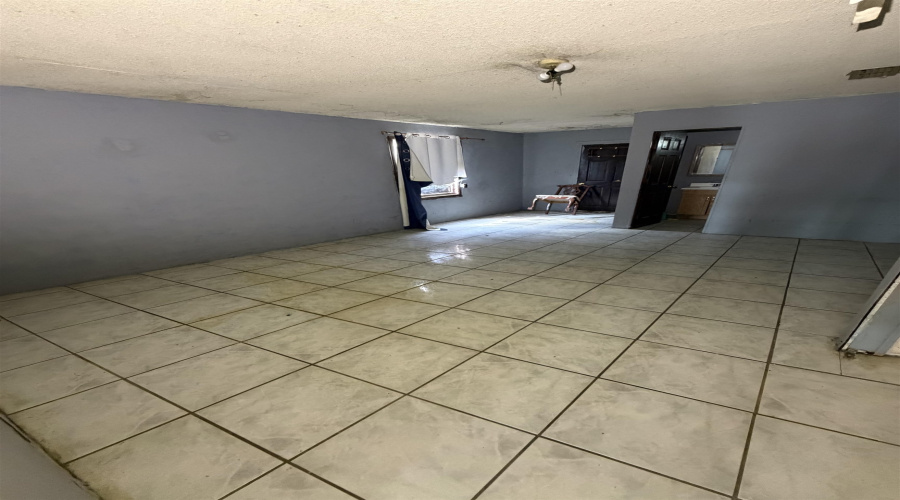 3310 East Fiesta Lp, Laredo, Texas 78043, 1 Bedroom Bedrooms, 2 Rooms Rooms,1 BathroomBathrooms,Residential,For Sale,3310 East Fiesta Lp,20264572