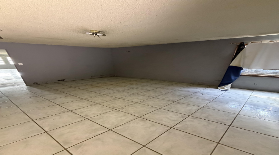 3310 East Fiesta Lp, Laredo, Texas 78043, 1 Bedroom Bedrooms, 2 Rooms Rooms,1 BathroomBathrooms,Residential,For Sale,3310 East Fiesta Lp,20264572