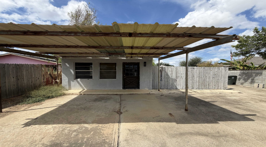 3310 East Fiesta Lp, Laredo, Texas 78043, 1 Bedroom Bedrooms, 2 Rooms Rooms,1 BathroomBathrooms,Residential,For Sale,3310 East Fiesta Lp,20264572