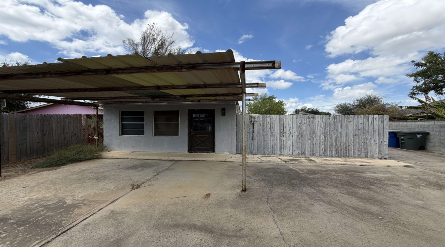 3310 East Fiesta Lp, Laredo, Texas 78043, 1 Bedroom Bedrooms, 2 Rooms Rooms,1 BathroomBathrooms,Residential,For Sale,3310 East Fiesta Lp,20264572