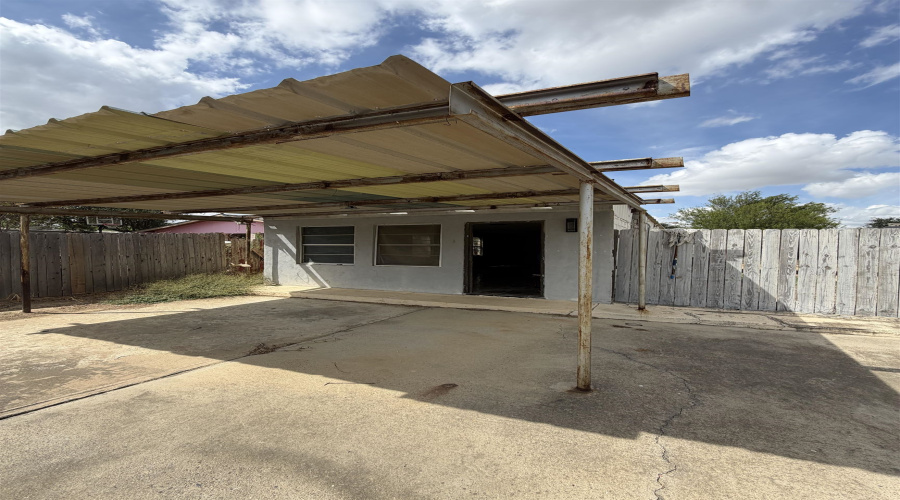 3310 East Fiesta Lp, Laredo, Texas 78043, 1 Bedroom Bedrooms, 2 Rooms Rooms,1 BathroomBathrooms,Residential,For Sale,3310 East Fiesta Lp,20264572