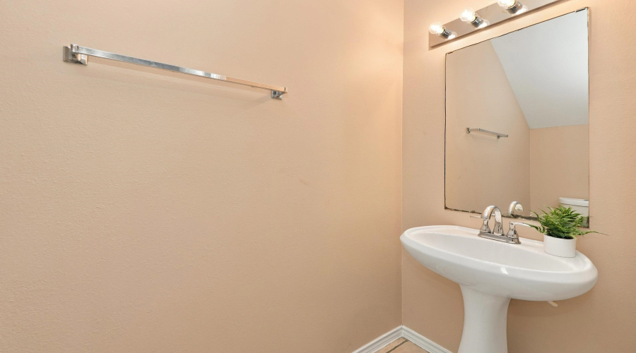 2619 San Isidro Pkwy, Laredo, Texas 78045, 2 Bedrooms Bedrooms, 5 Rooms Rooms,1 BathroomBathrooms,Residential,For Rent,2619 San Isidro Pkwy,20264574