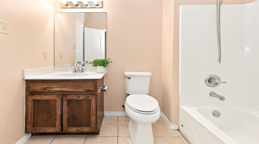 2619 San Isidro Pkwy, Laredo, Texas 78045, 2 Bedrooms Bedrooms, 5 Rooms Rooms,1 BathroomBathrooms,Residential,For Rent,2619 San Isidro Pkwy,20264574