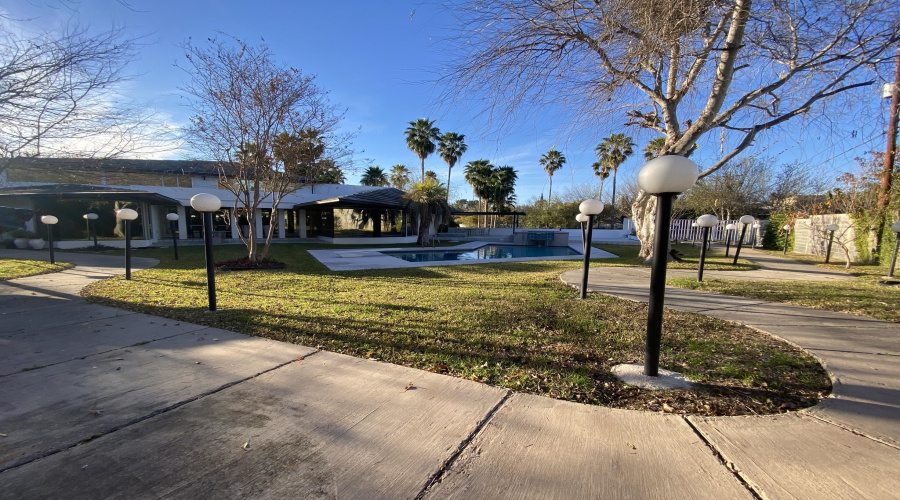 337 Regal Dr, LAREDO, Texas 78041, 4 Bedrooms Bedrooms, 7 Rooms Rooms,5 BathroomsBathrooms,Residential,For Sale,337 Regal Dr,20264575
