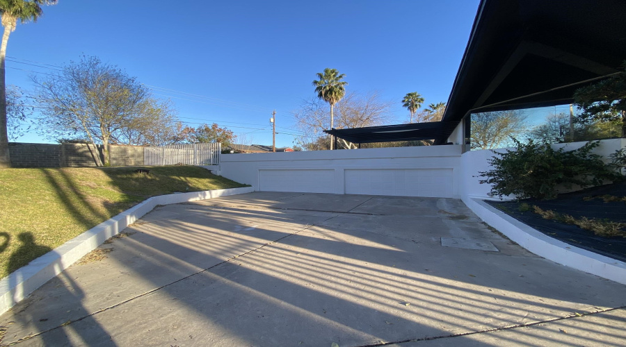 337 Regal Dr, LAREDO, Texas 78041, 4 Bedrooms Bedrooms, 7 Rooms Rooms,5 BathroomsBathrooms,Residential,For Sale,337 Regal Dr,20264575