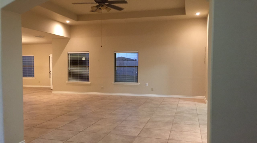 608 Waxwing Cedar Dr, Laredo, Texas 78045, 3 Bedrooms Bedrooms, 7 Rooms Rooms,2 BathroomsBathrooms,Residential,For Rent,608 Waxwing Cedar Dr,20264576