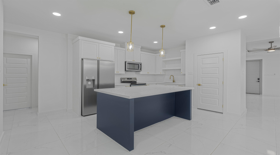 3911 Yoyis St., Laredo, Texas 78046, 3 Bedrooms Bedrooms, 5 Rooms Rooms,2 BathroomsBathrooms,Residential,For Rent,3911 Yoyis St.,20264578