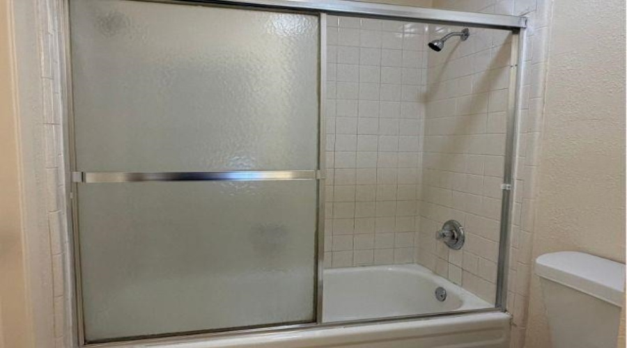 701 Northcreek Dr, Laredo, Texas 78041, 2 Bedrooms Bedrooms, 4 Rooms Rooms,1 BathroomBathrooms,Residential,For Sale,701 Northcreek Dr,20264579