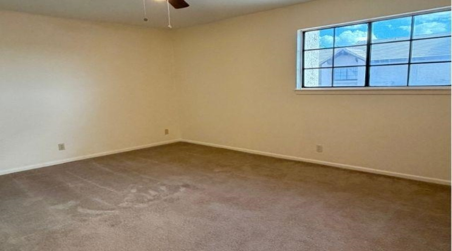 701 Northcreek Dr, Laredo, Texas 78041, 2 Bedrooms Bedrooms, 4 Rooms Rooms,1 BathroomBathrooms,Residential,For Sale,701 Northcreek Dr,20264579
