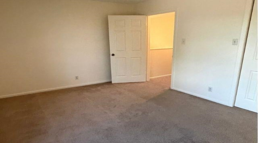 701 Northcreek Dr, Laredo, Texas 78041, 2 Bedrooms Bedrooms, 4 Rooms Rooms,1 BathroomBathrooms,Residential,For Sale,701 Northcreek Dr,20264579