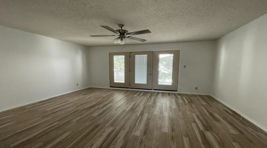 100 Village Blvd, Laredo, Texas 78041, 2 Bedrooms Bedrooms, 4 Rooms Rooms,2 BathroomsBathrooms,Residential,For Rent,100 Village Blvd,20264580