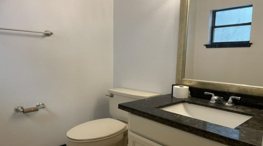 100 Village Blvd, Laredo, Texas 78041, 2 Bedrooms Bedrooms, 4 Rooms Rooms,2 BathroomsBathrooms,Residential,For Rent,100 Village Blvd,20264580