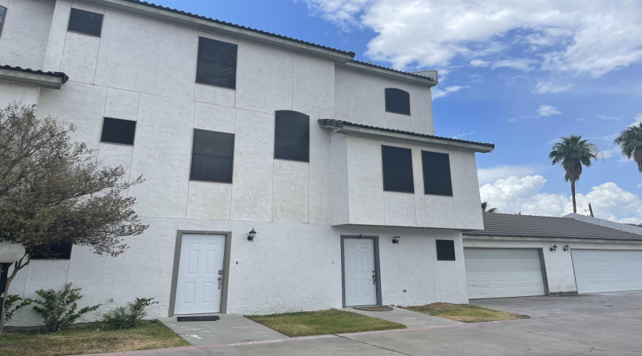 100 Village Blvd, Laredo, Texas 78041, 2 Bedrooms Bedrooms, 4 Rooms Rooms,2 BathroomsBathrooms,Residential,For Rent,100 Village Blvd,20264580