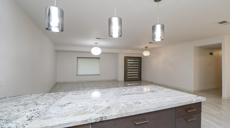 419 Del Mar Blvd, Laredo, Texas 78041, 3 Bedrooms Bedrooms, 6 Rooms Rooms,3 BathroomsBathrooms,Residential,For Rent,419 Del Mar Blvd,20264582