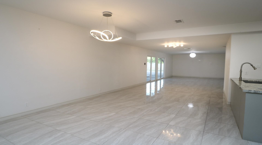 419 Del Mar Blvd, Laredo, Texas 78041, 3 Bedrooms Bedrooms, 6 Rooms Rooms,3 BathroomsBathrooms,Residential,For Rent,419 Del Mar Blvd,20264582