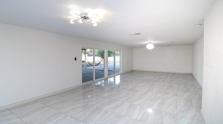 419 Del Mar Blvd, Laredo, Texas 78041, 3 Bedrooms Bedrooms, 6 Rooms Rooms,3 BathroomsBathrooms,Residential,For Rent,419 Del Mar Blvd,20264582