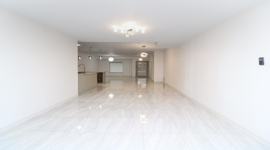 419 Del Mar Blvd, Laredo, Texas 78041, 3 Bedrooms Bedrooms, 6 Rooms Rooms,3 BathroomsBathrooms,Residential,For Rent,419 Del Mar Blvd,20264582