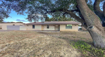 419 Del Mar Blvd, Laredo, Texas 78041, 3 Bedrooms Bedrooms, 6 Rooms Rooms,3 BathroomsBathrooms,Residential,For Rent,419 Del Mar Blvd,20264582