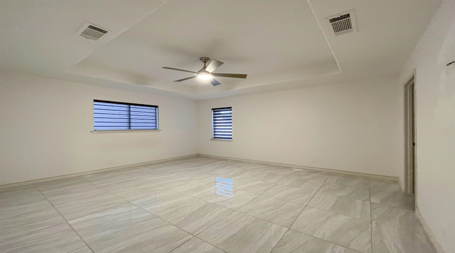 419 Del Mar Blvd, Laredo, Texas 78041, 3 Bedrooms Bedrooms, 6 Rooms Rooms,3 BathroomsBathrooms,Residential,For Rent,419 Del Mar Blvd,20264582