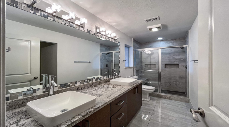 419 Del Mar Blvd, Laredo, Texas 78041, 3 Bedrooms Bedrooms, 6 Rooms Rooms,3 BathroomsBathrooms,Residential,For Rent,419 Del Mar Blvd,20264582