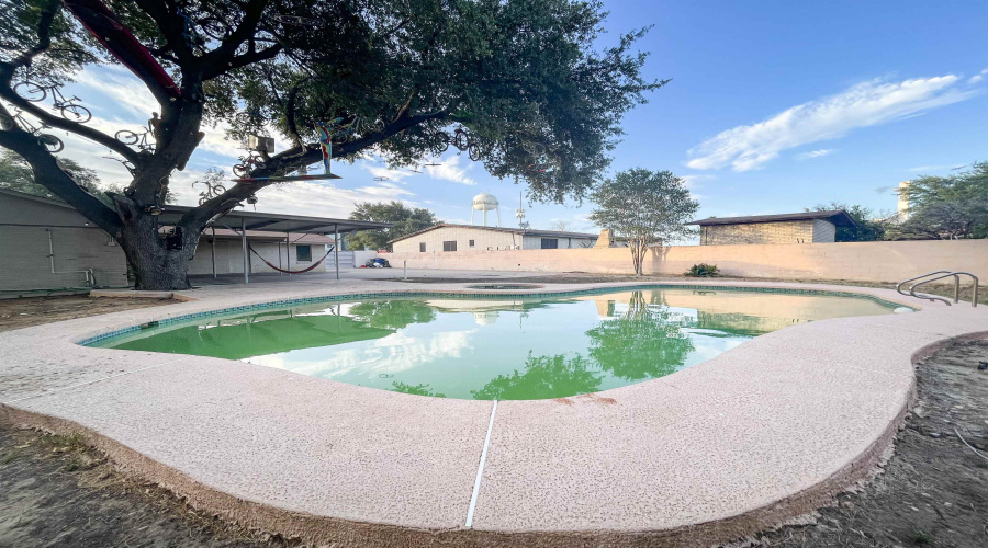 419 Del Mar Blvd, Laredo, Texas 78041, 3 Bedrooms Bedrooms, 6 Rooms Rooms,3 BathroomsBathrooms,Residential,For Rent,419 Del Mar Blvd,20264582