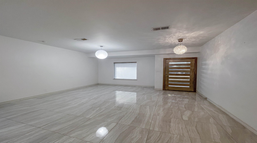419 Del Mar Blvd, Laredo, Texas 78041, 3 Bedrooms Bedrooms, 6 Rooms Rooms,3 BathroomsBathrooms,Residential,For Rent,419 Del Mar Blvd,20264582