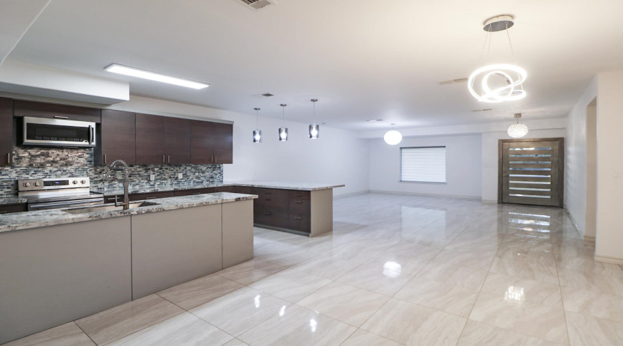 419 Del Mar Blvd, Laredo, Texas 78041, 3 Bedrooms Bedrooms, 6 Rooms Rooms,3 BathroomsBathrooms,Residential,For Rent,419 Del Mar Blvd,20264582