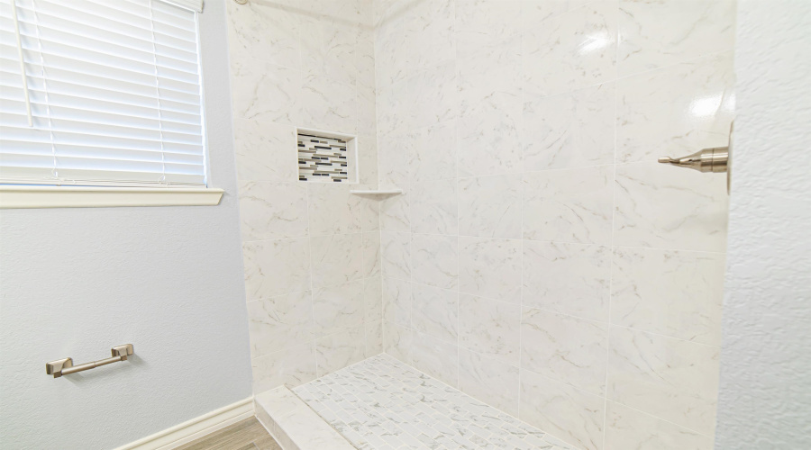 8655 Northridge Lp, Laredo, Texas 78045, 4 Bedrooms Bedrooms, 6 Rooms Rooms,3 BathroomsBathrooms,Residential,For Rent,8655 Northridge Lp,20264583