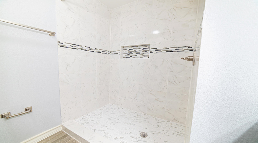 8655 Northridge Lp, Laredo, Texas 78045, 4 Bedrooms Bedrooms, 6 Rooms Rooms,3 BathroomsBathrooms,Residential,For Rent,8655 Northridge Lp,20264583