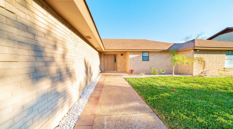 8655 Northridge Lp, Laredo, Texas 78045, 4 Bedrooms Bedrooms, 6 Rooms Rooms,3 BathroomsBathrooms,Residential,For Rent,8655 Northridge Lp,20264583