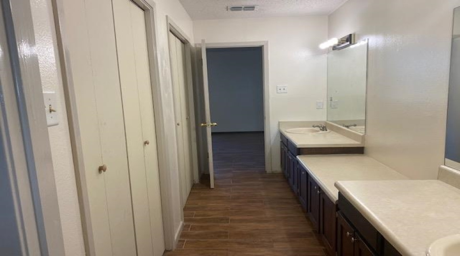 8810 Shalom Cir, Laredo, Texas 78045-6256, 3 Bedrooms Bedrooms, 6 Rooms Rooms,2 BathroomsBathrooms,Residential,For Sale,8810 Shalom Cir,20264584