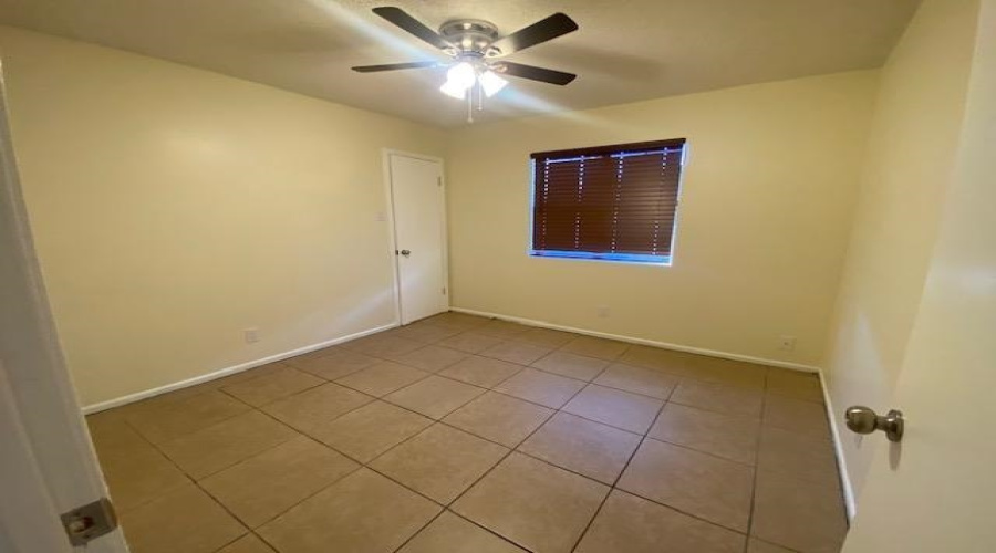 8810 Shalom Cir, Laredo, Texas 78045-6256, 3 Bedrooms Bedrooms, 6 Rooms Rooms,2 BathroomsBathrooms,Residential,For Sale,8810 Shalom Cir,20264584