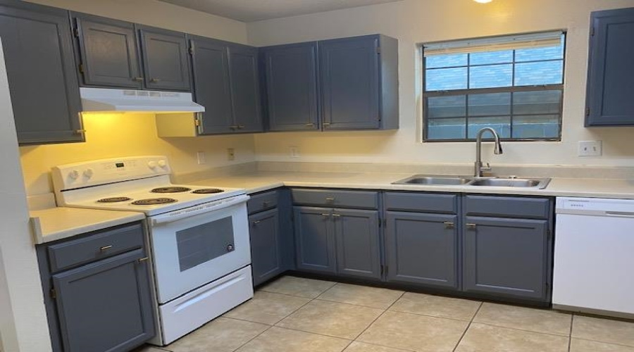 8810 Shalom Cir, Laredo, Texas 78045-6256, 3 Bedrooms Bedrooms, 6 Rooms Rooms,2 BathroomsBathrooms,Residential,For Sale,8810 Shalom Cir,20264584