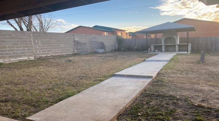 8810 Shalom Cir, Laredo, Texas 78045-6256, 3 Bedrooms Bedrooms, 6 Rooms Rooms,2 BathroomsBathrooms,Residential,For Sale,8810 Shalom Cir,20264584