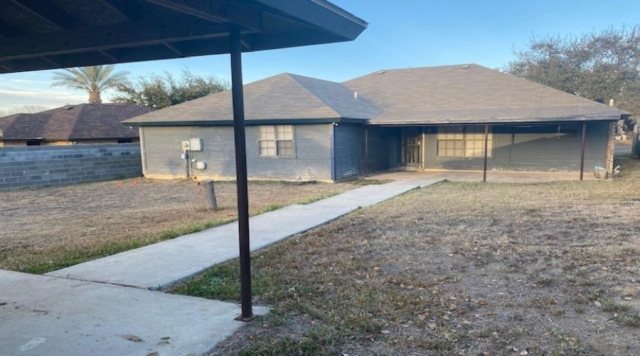 8810 Shalom Cir, Laredo, Texas 78045-6256, 3 Bedrooms Bedrooms, 6 Rooms Rooms,2 BathroomsBathrooms,Residential,For Sale,8810 Shalom Cir,20264584